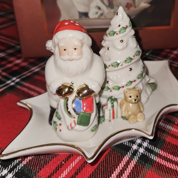 NWT Christmas Lenox salt and pepper shakers - Picture 2 of 7